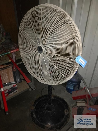 PEDESTAL FAN