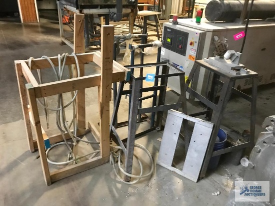 SCRAP, ADJUSTABLE STANDS, TABLE