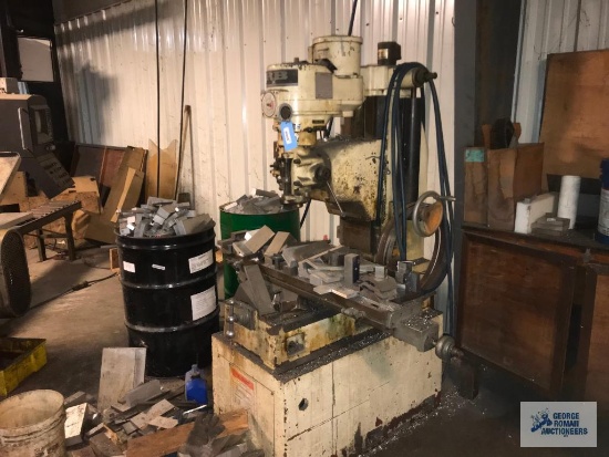 RB MILLING MACHINE. MATERIAL AND METALS NOT INCLUDED.