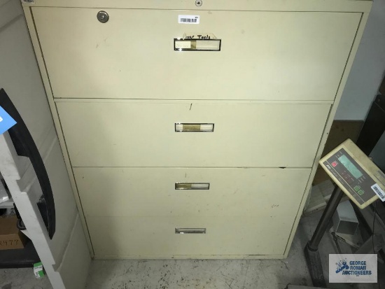 POWER TOOLS AND CABINET