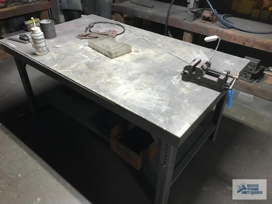 STEEL TABLE AND VISE