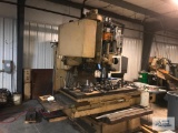 MONARCH VMC 150 WITH DIGITALS. COLLETS AND MATERIAL IN PICTURES INCLUDED.