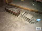 MAGNETIC CHUCK AND MACHINIST'S VISE
