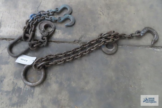(2) SMALL LIFTING CHAINS