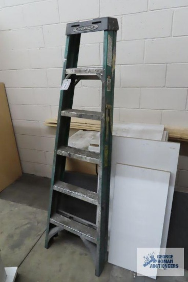 6' F.G. STEP LADDER