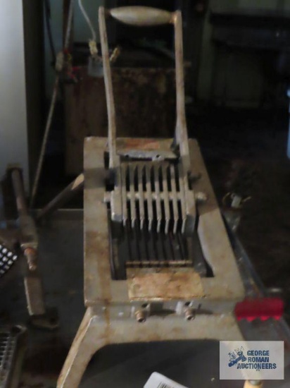 Commercial vegetable slicer