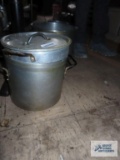 Commercial stock pot with lid and insert