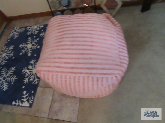 Striped hassock