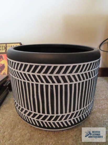 Black and white planter