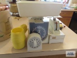 Kitchen scales and measuring cups