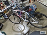 Free Spirit canyon pass men'sten speed mountain bike