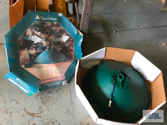 ROTATING TREE STAND