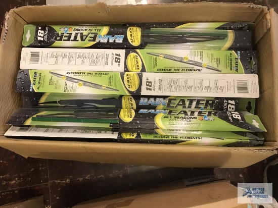 (32) 18" RAIN EATER WINDSHIELD WIPERS
