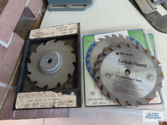 Dado blade and other circular saw blades
