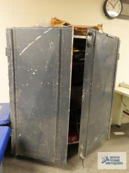 Heavy duty roll about cabinet with engine parts and etc.