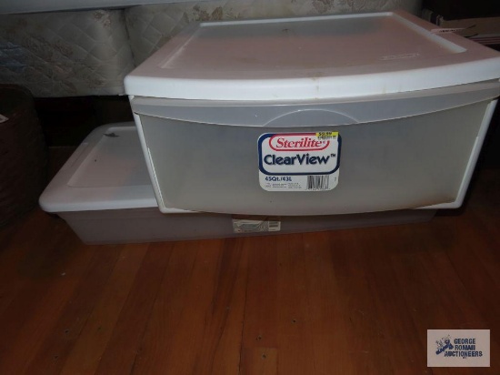 Plastic storage container and tote