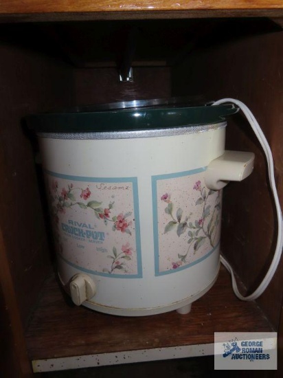 Rival floral crock pot