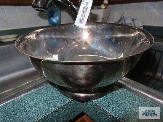Meridian silverplate serving bowl