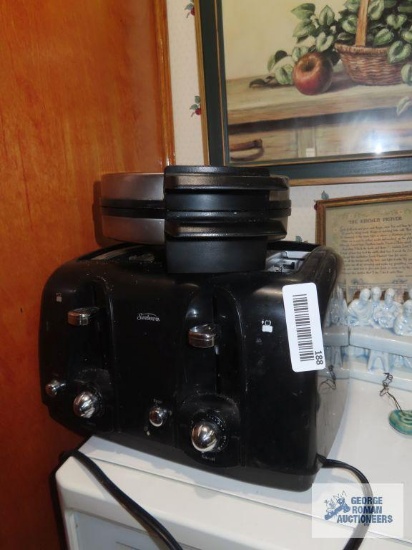 Sunbeam toaster and waffle maker