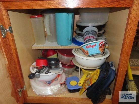Kellogg cereal bowl, plastic ware, etc.