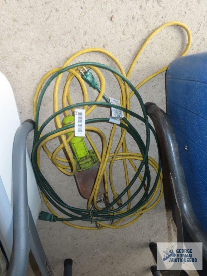 Shop light with extension cord