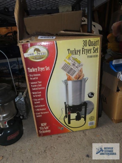 Backyard Classics 30 quart turkey fryer set