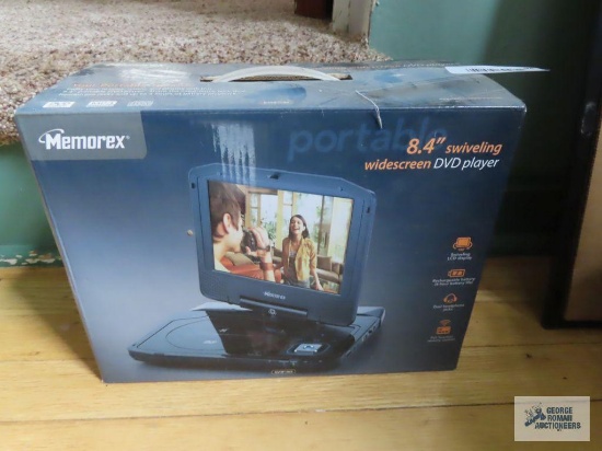 Memorex 8.4 inch swiveling widescreen DVD player with box