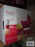 Sandra by Sandra Lee four piece stoneware mixing bowl set