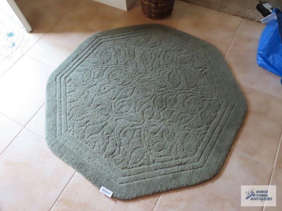 4-ft octagon rug