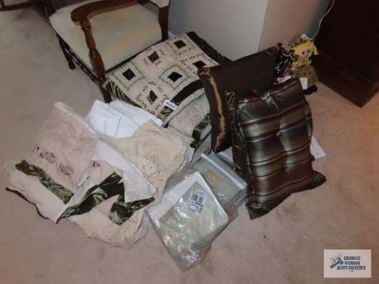 Decorative comforter set with pillow shams, no size, most likely full or queen size. Queen size