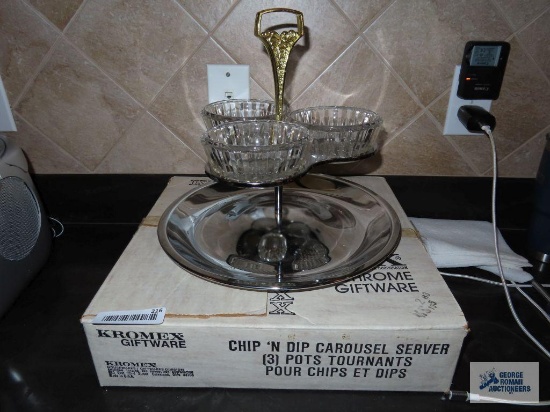 Kromex chip and dip carousel server