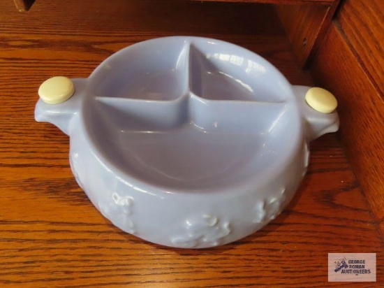 Children's divided warming plate.