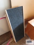 Adjustable folding pet ramp