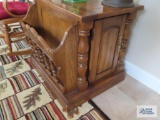 Oak end table with built-in magazine rack