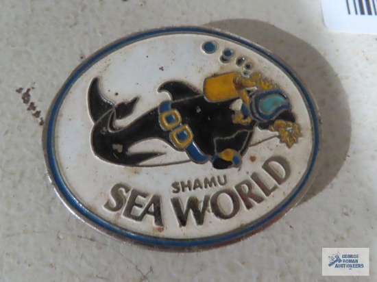 Sea World Shamu advertising buckle 1975 Sea World Inc. made in Korea