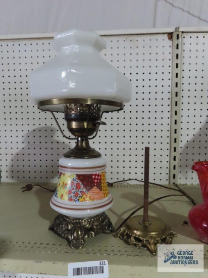 Hurricane lamp with extra base