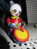 Panda wind-up toy