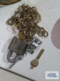 Mustang blank key and padlock with key