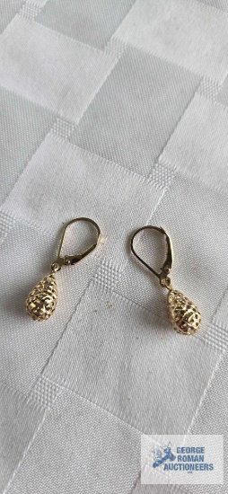 Gold colored dangle earrings, marked 14K Turkey, 1.7 G