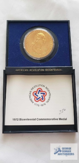 1972 American Revolution Bicentennial George Washington gold colored commemorative medal
