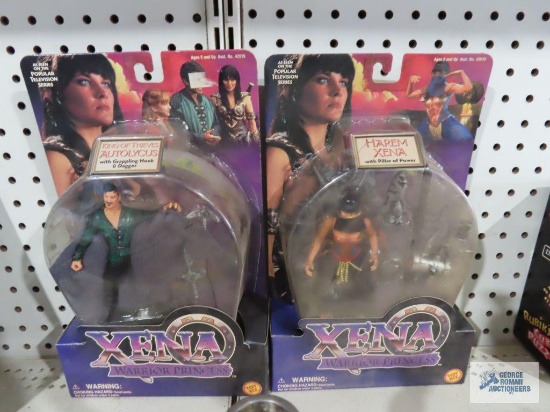 Xenia Warrior Princess Harem Xenia with pillar of power figurine and King of Thieves Autolycus with
