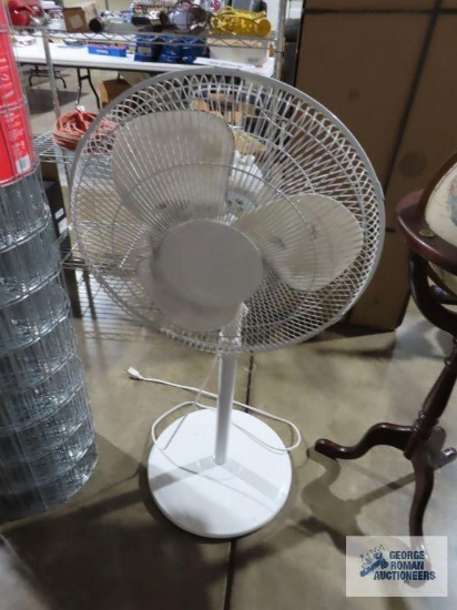 GD media environment appliances pedestal floor fan
