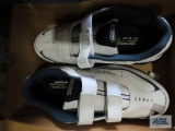 Skechers men's size 13 extra wide shoes with box