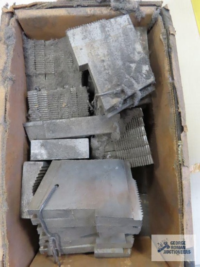 Thread cutters