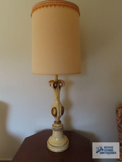 French provincial style ceramic lamp. Has cracks and chips.
