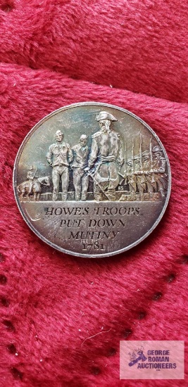 Commemorative medal, part of the Longines Symphonette Historical Events Medal Series. "Howe's Troops