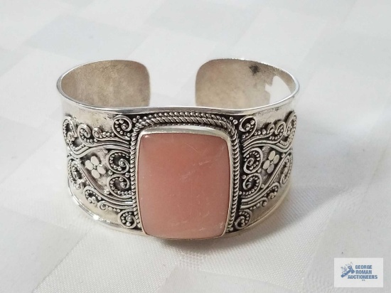 Bali Legacy Collection Peruvian pink opal sterling silver cuff bracelet. (7.5") TGW 39.64 cts.
