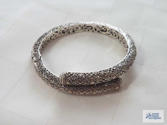 Artisan Gem Collection of Bali sterling silver filigree hinged bangle bracelet