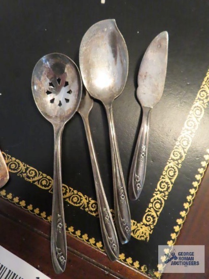 Wm. Rogers serving pieces