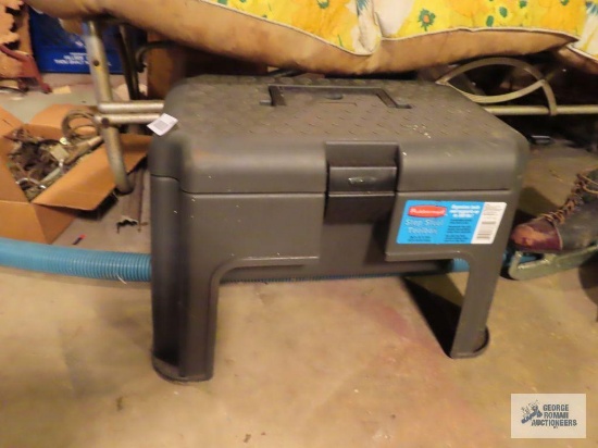 Rubbermaid step stool/toolbox
